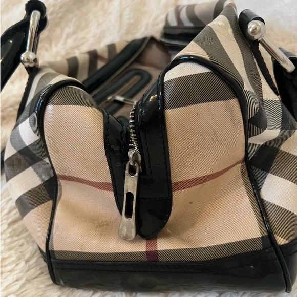 Burberry Black and Cream Shoulder Bag - Picture 6 of 16